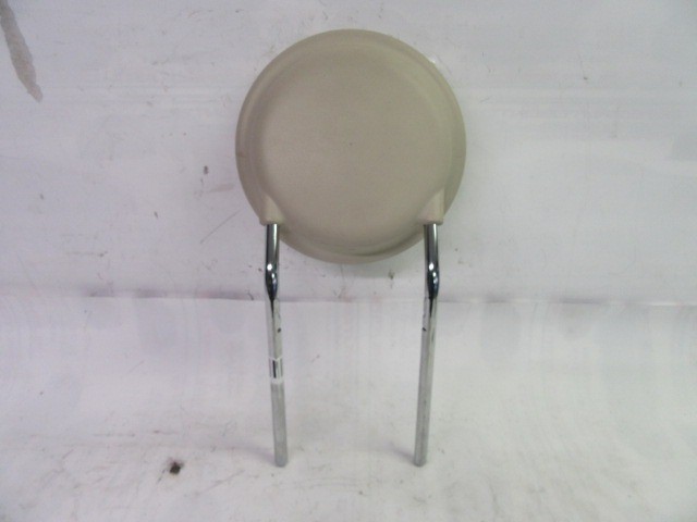 Fiat 500 bézs színű első fejtámla