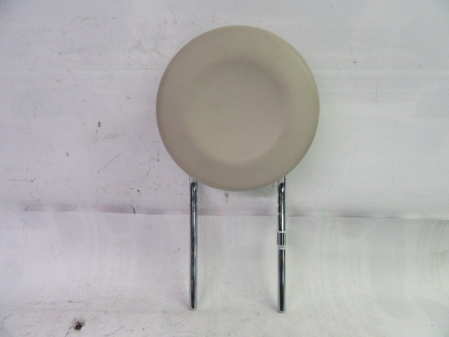 Fiat 500 bézs színű első fejtámla