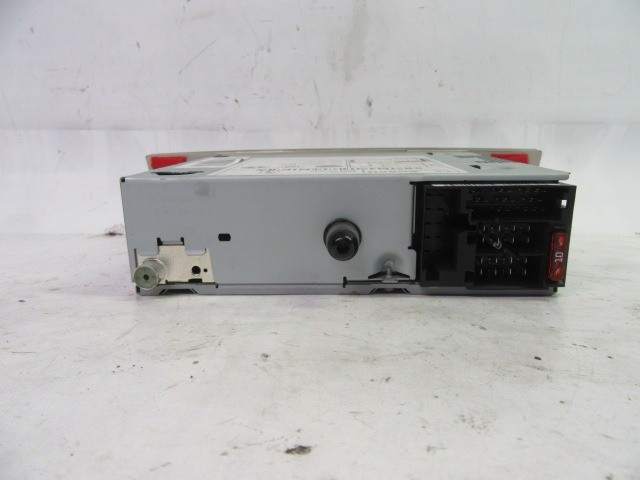 72857 Fiat 500 fehér színű cd-s rádió 735577319