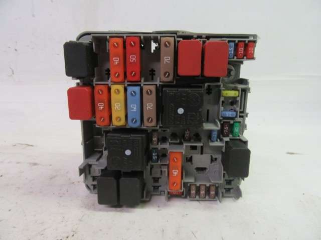 Fiat Grande Punto  külső biztosíték tábla 13687865