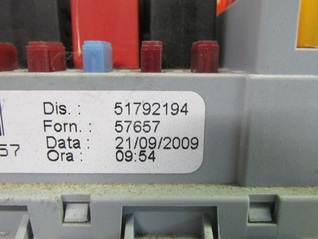 Lancia Ypsilon II. külső biztosíték tábla 51792194