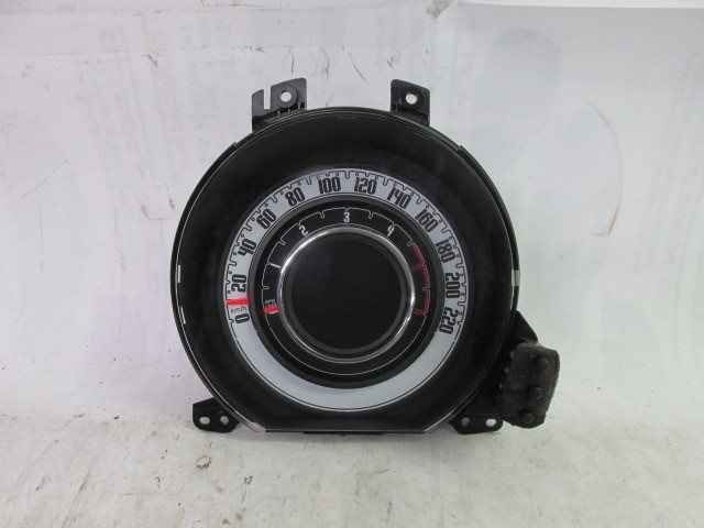 Fiat 500FL 735649245 számú óracsoport