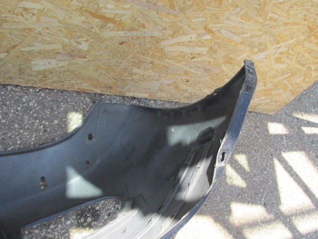 91473 Fiat Panda II. 2003-2012 fényezetlen fekete első lökhárító, a képen látható sérüléssel 