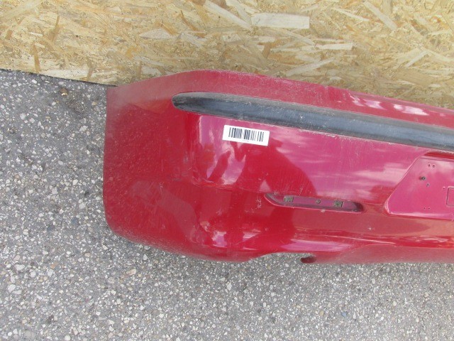 91518 Alfa Romeo 156 1997-2003 szedán piros színű hátsó lökhárító, a képen látható sérüléssel