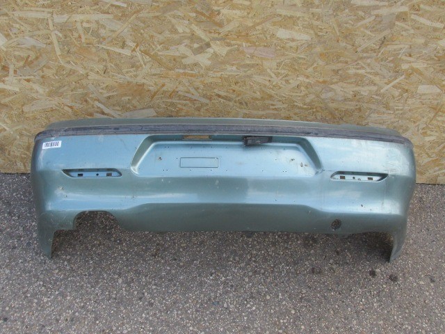 91521 Alfa Romeo 156 1997-2003 szedán hátsó lökhárító, a képen látható sérüléssel