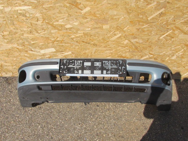 91417 Fiat Marea világos kék színű, fényszórómosó helyes első lökhárító 