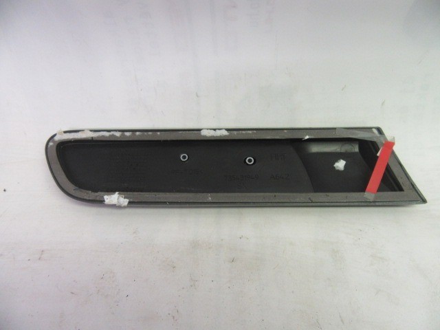 75505 Fiat 500 grafitszürke színű bal hátsó sárvédő díszléc 735431949