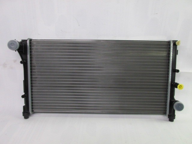 Fiat Panda II. benzines gyári új vízhűtő selespeed váltós kivitelhez 71778326