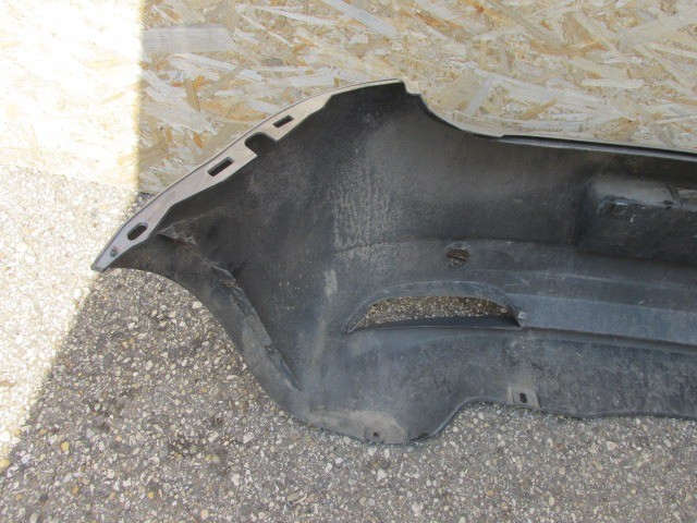 94104 Fiat Grande Punto ezüst színű hátsó lökhárító, a képen látható sérüléssel  71777606