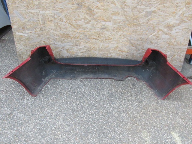 94143 Fiat Stilo kombi piros színű hátsó lökhárító