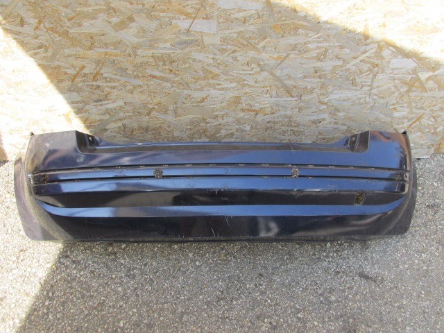 94132 Fiat Stilo 5 ajtós kék színű hátsó lökhárító, a képen látható sérüléssel 2001-2003