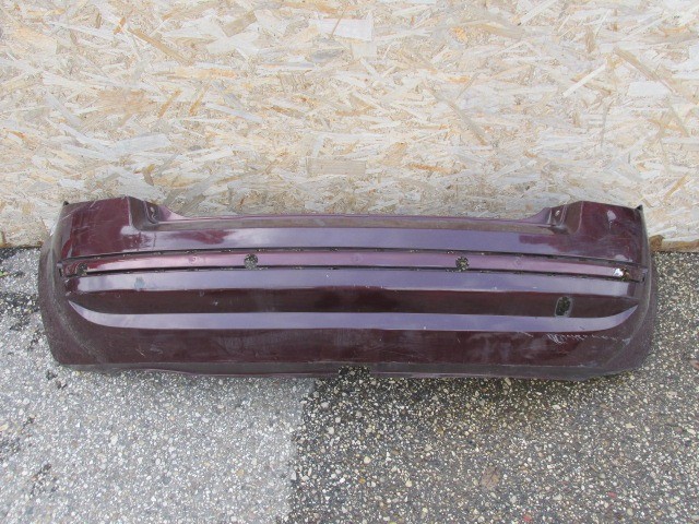 92847 Fiat Stilo 5 ajtós bordó színű hátsó lökhárító, a képen látható sérüléssel 2001-2003