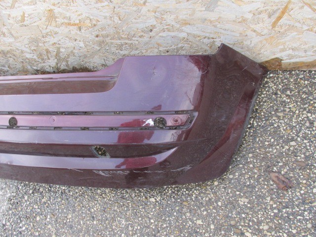 92847 Fiat Stilo 5 ajtós bordó színű hátsó lökhárító, a képen látható sérüléssel 2001-2003