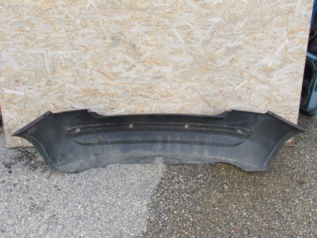 92847 Fiat Stilo 5 ajtós bordó színű hátsó lökhárító, a képen látható sérüléssel 2001-2003