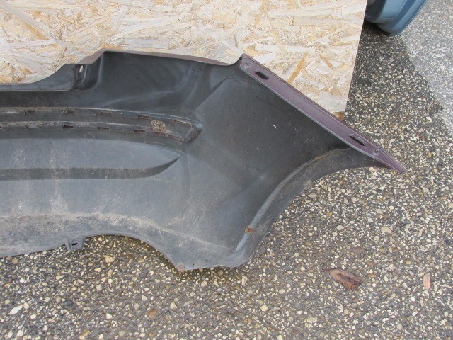 92847 Fiat Stilo 5 ajtós bordó színű hátsó lökhárító, a képen látható sérüléssel 2001-2003