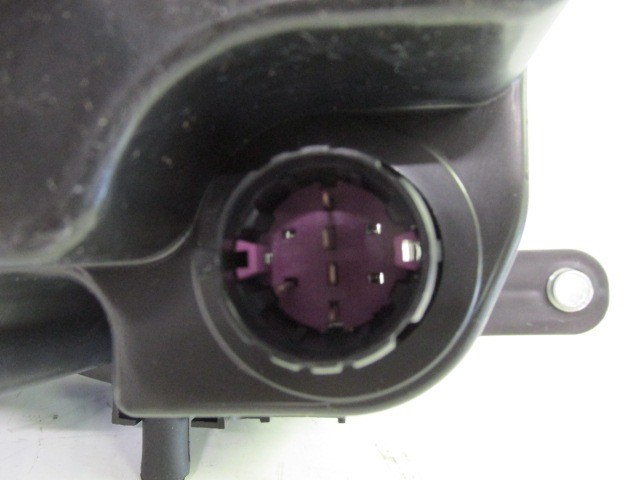 Fiat 500 2008-2015 gyári beszállítós új bal első fényszóró a képen látható sérüléssel  51787492