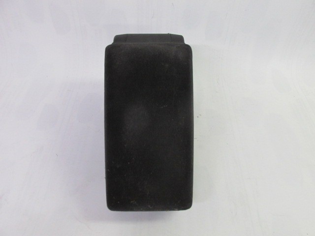 94019 Fiat Stilo könyöklő