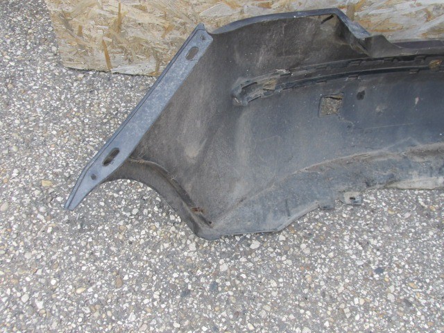 94137 Fiat Stilo 5 ajtós, indigókék színű hátsó lökhárító 2003-2007, a képen látható sérüléssel