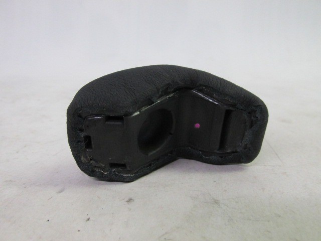 Lancia Delta 2007-2014 gyári új váltógomb fedél 55345490