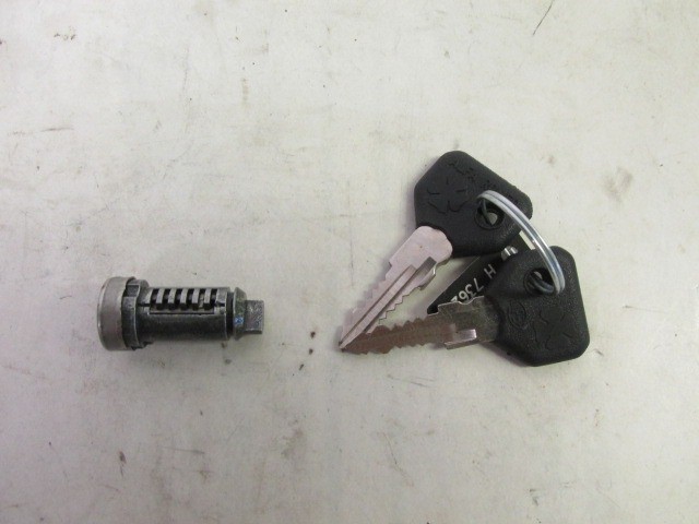 Alfa Romeo 164 gyári új első zárbetét kulccsal   60778253