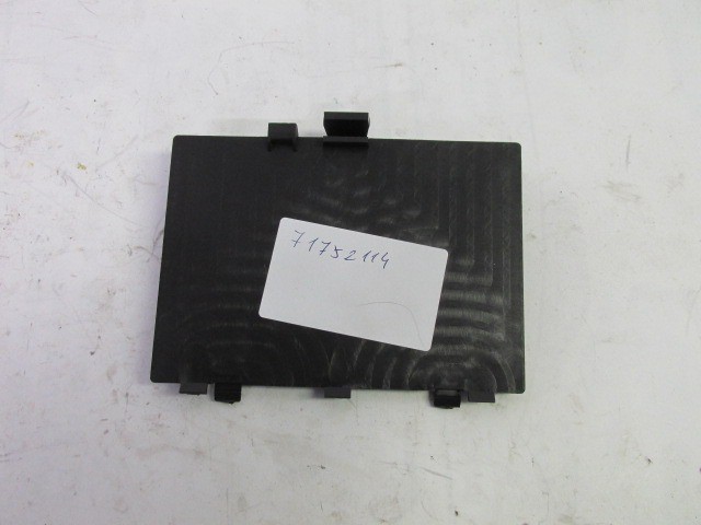 Fiat 500 2007-2015 utángyártott új, kerékjárati dobbetét ablak 71752114