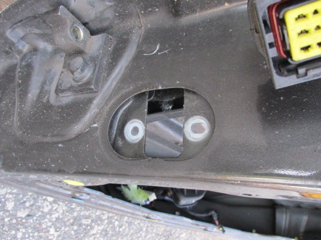 87975 Alfa Romeo 159 szürke színű, jobb hátsó szedán ajtó 50510356