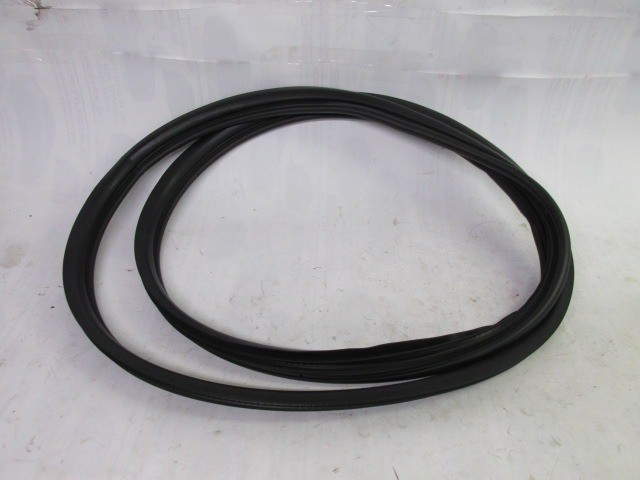 Alfa Romeo 147  5 ajtós gyári új jobb első ajtó gumikéder 46795546