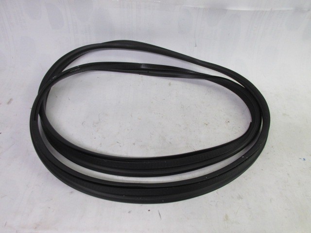 Alfa Romeo 147 gyári új csomagtérajtó kéder gumi 51713027