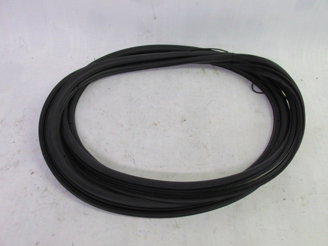 Alfa Romeo 159 szedán, gyári új csomagtérajtó gumikéder 60688854