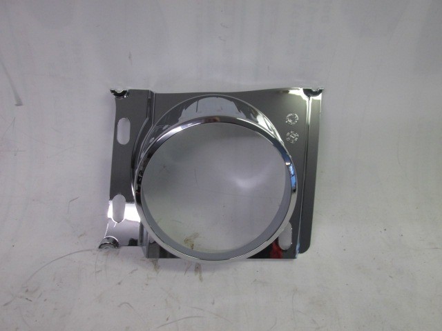 Alfa Romeo 159, Brera, Spider gyári új jobb oldali fényszóró középső króm keret 77363551