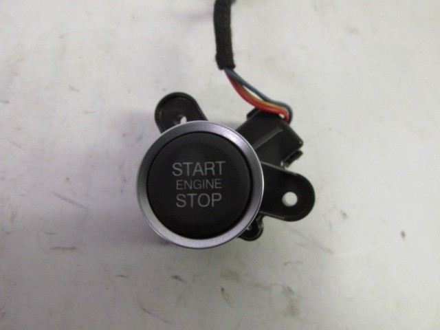 Alfa Romeo Giulia, Stelvio indító gomb 156117603