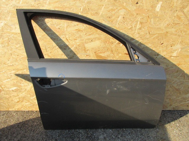 98152 Alfa Romeo 159 szürke színű jobb első ajtó 