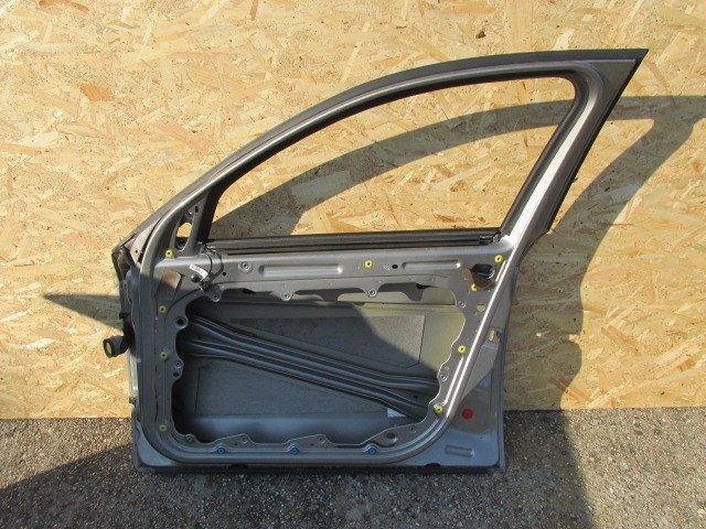98152 Alfa Romeo 159 szürke színű jobb első ajtó 