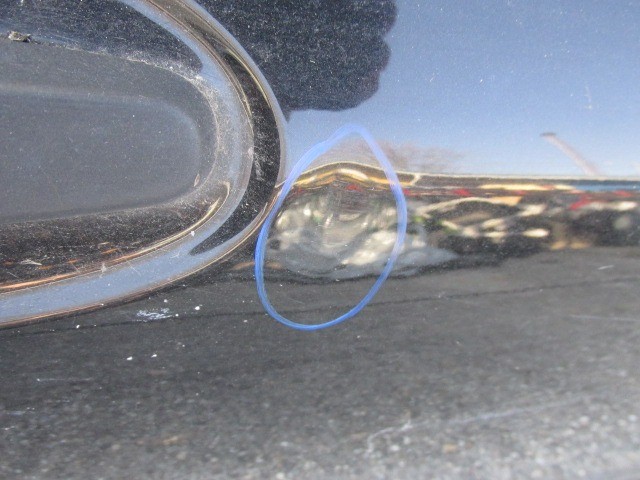 98169 Toyota Yaris 2005-2011 5 ajtós jobb első fekete színű ajtó, a képen látható sérüléssel 