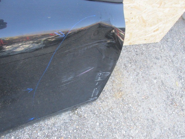 98169 Toyota Yaris 2005-2011 5 ajtós jobb első fekete színű ajtó, a képen látható sérüléssel 