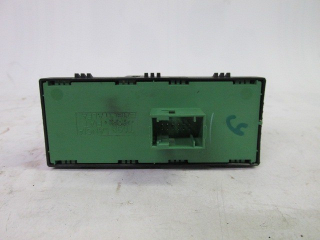 Fiat Tipo 2015- bal első 4 elektromos ablakemelő kapcsoló 735632352