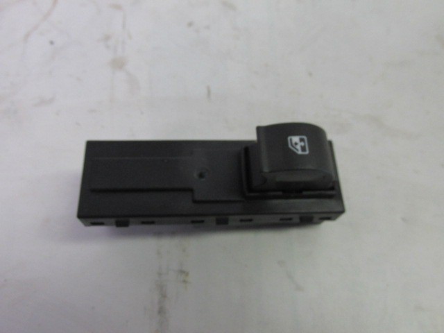 Fiat Tipo 2015- hátsó elektromos ablakemelő kapcsoló 735654667