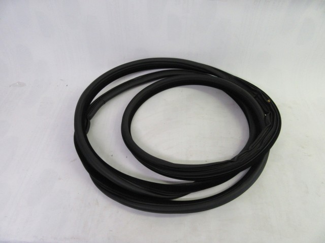 Fiat Stilo 3 ajtós baloldali ajtó kéder gumi 46763117