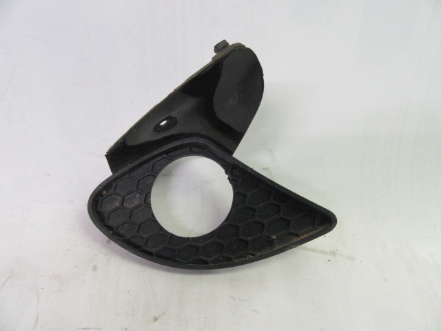 Alfa Romeo 147 2005-2010 jobb oldali ködlámpa keret, fekete 15605261