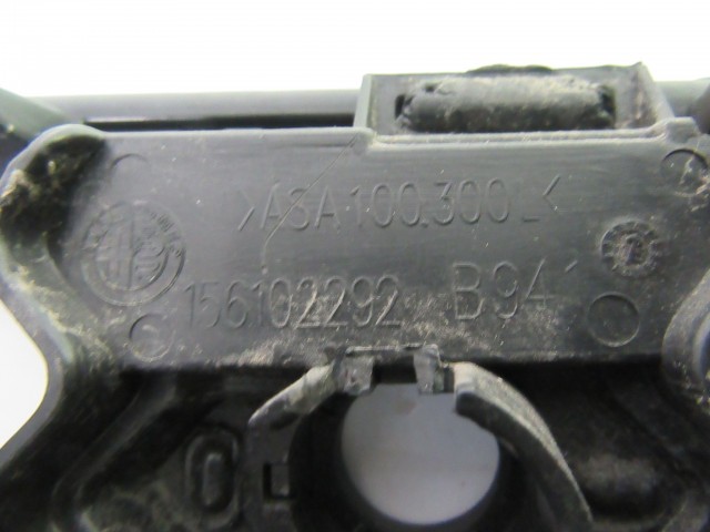 Alfa Romeo Giulietta bal első alsó, parkszenzor helyes díszrács 156102292