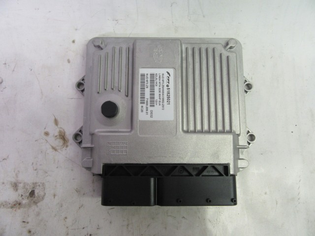 Fiat Linea 1,3 16v Mjet gyári új motorvezérlő 51825021