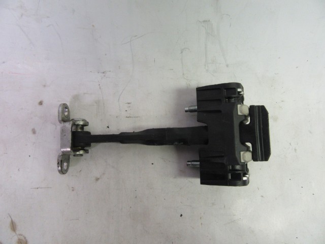 Alfa Romeo 159 60690659 számú, első ajtóhatároló