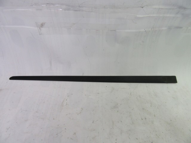 Fiat Punto II. 5 ajtós, utángyártott új, jobb hátsó ajtó díszléc