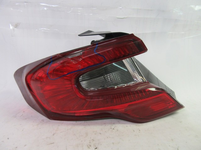 103674 Fiat Tipo szedan bal hátsó külső lámpa a képen látható sérüléssel 51984459