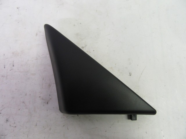 Alfa Romeo Giulietta 156078868 számú, bal oldali műanyag takaró