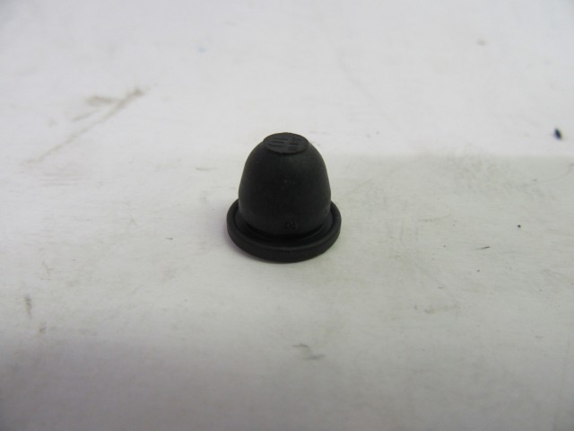 Alfa Romeo, Fiat gyári új hátsó lámpa rögzítő gumi dugó 51780668