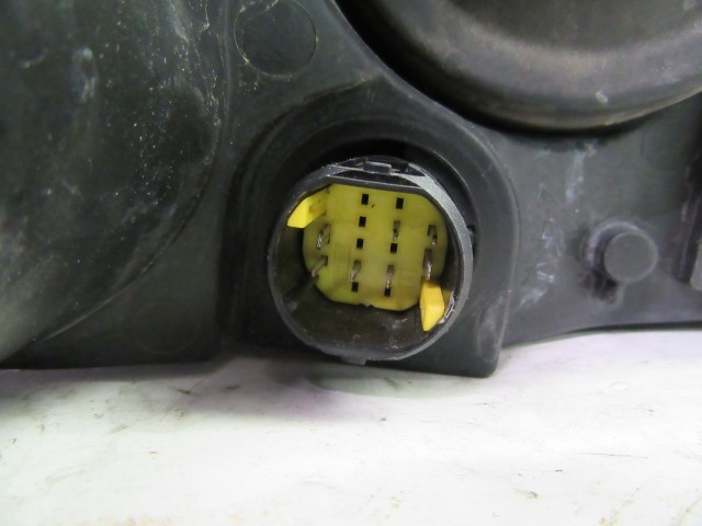 103989 Fiat Punto III. 2003-2010 bal első fényszóró 