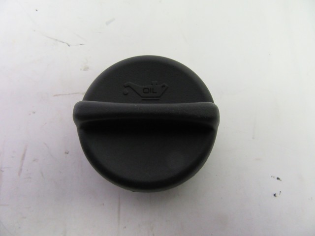 Alfa Romeo 159 1,8 16v benzin gyári új olajbeöntő sapka 71744401