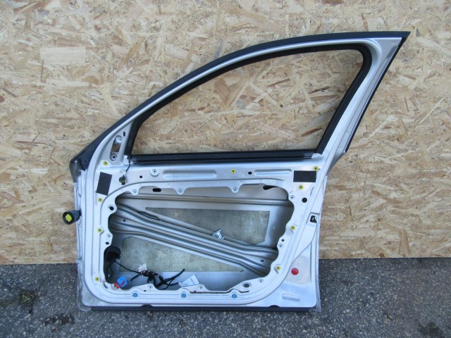 104459 Alfa Romeo 159 ezüst színű jobb első ajtó 