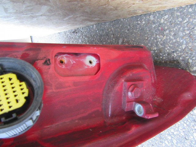 104469 Alfa Romeo 159 piros színű, jobb első ajtó